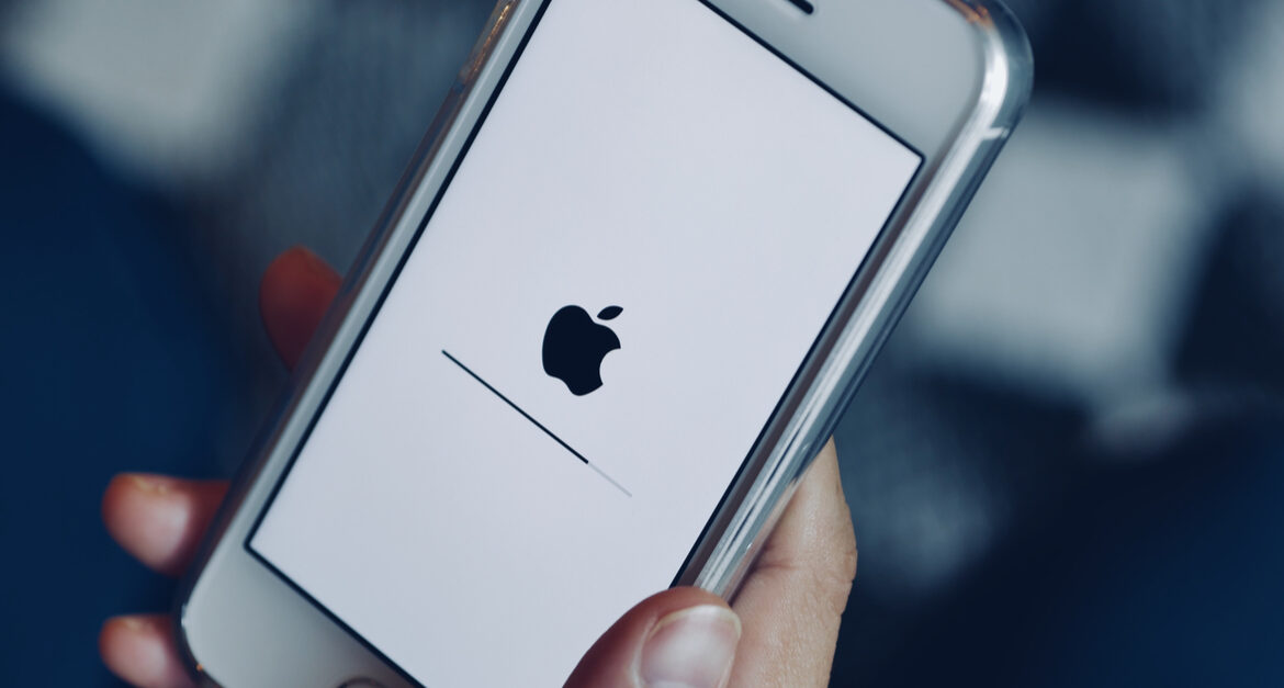 Apple đưa ra cảnh báo với người sử dụng iPhone cũ