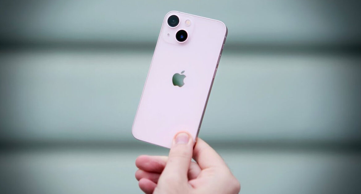 Bỏ qua smartphone nội địa, Người Trung Quốc “phát cuồng” với iPhone 13