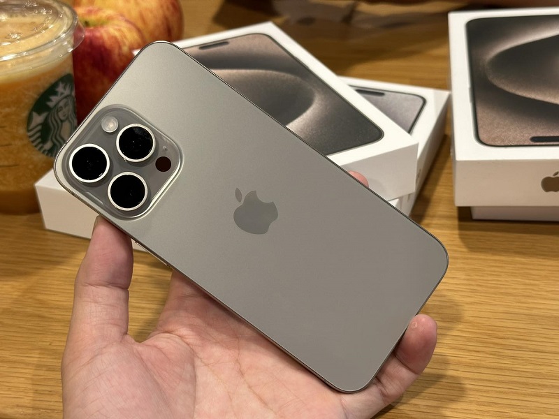 Có nên mua iphone 15 pro maxx tại Gia Lai không